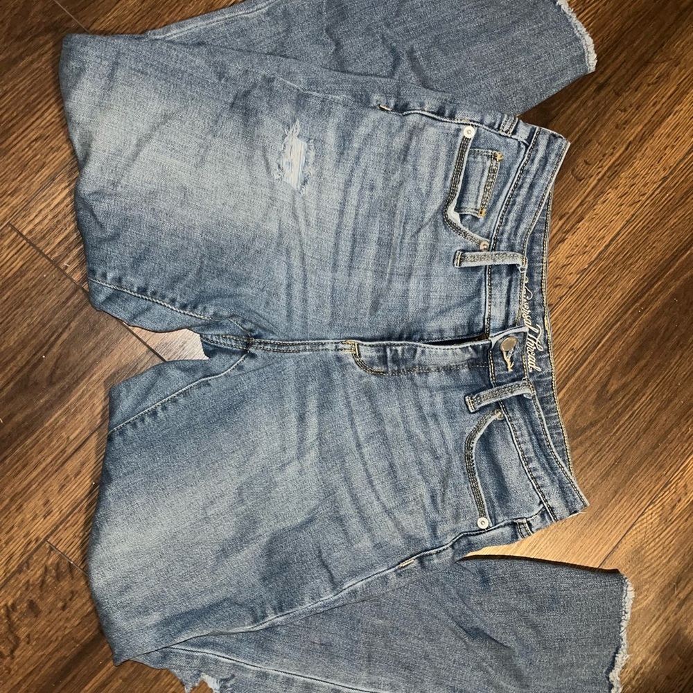 Universal Thread Women's High Rise Jeans - Picture 2 of 5